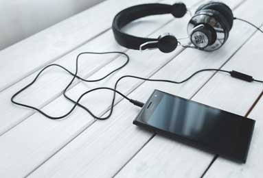 曼城对纽卡后卫利夫拉门托兴趣浓厚，球员合同还有2年到期