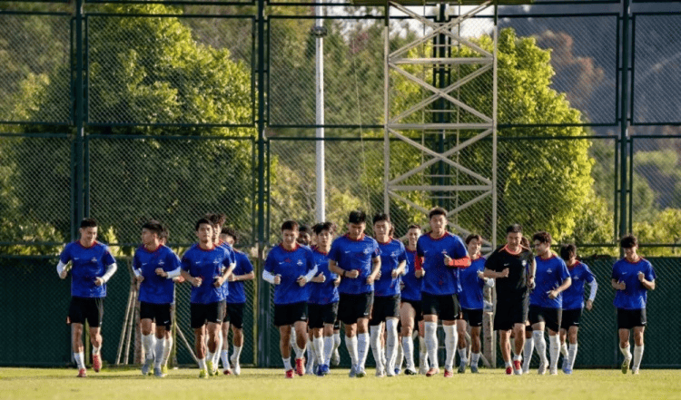 真的？曝梅州客家将签前法甲中场：29岁131场15球20助